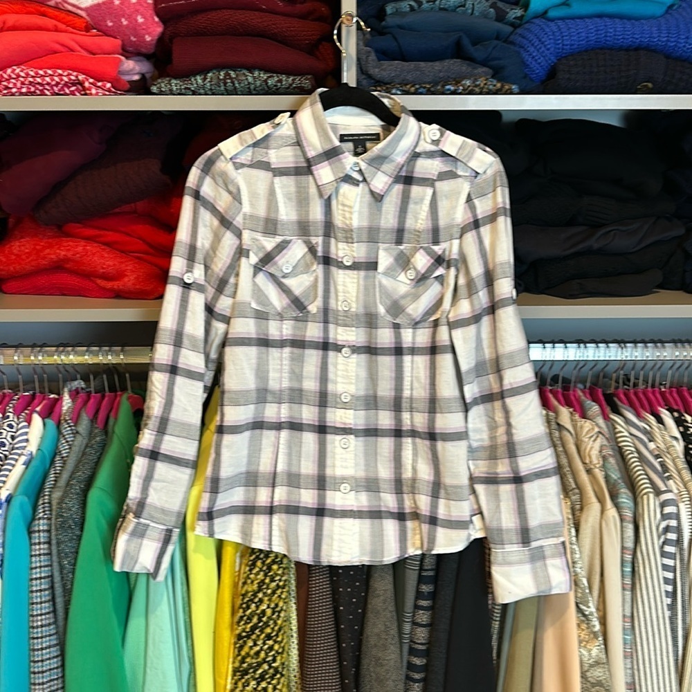 Banana Republic white/black/lavender plaid button down shirt size S